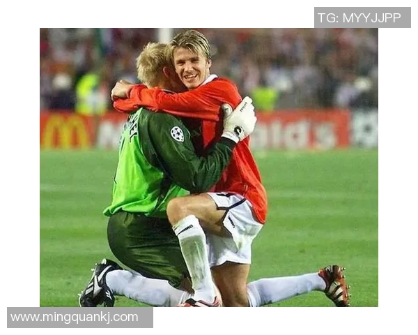 曼联与拜仁激情对决谁能在欧冠赛场笑到最后